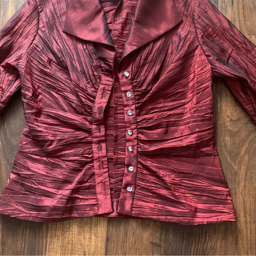 Kathy Roberts Women’s Dressy Shirred Blouse, Size S, bright red color, Button